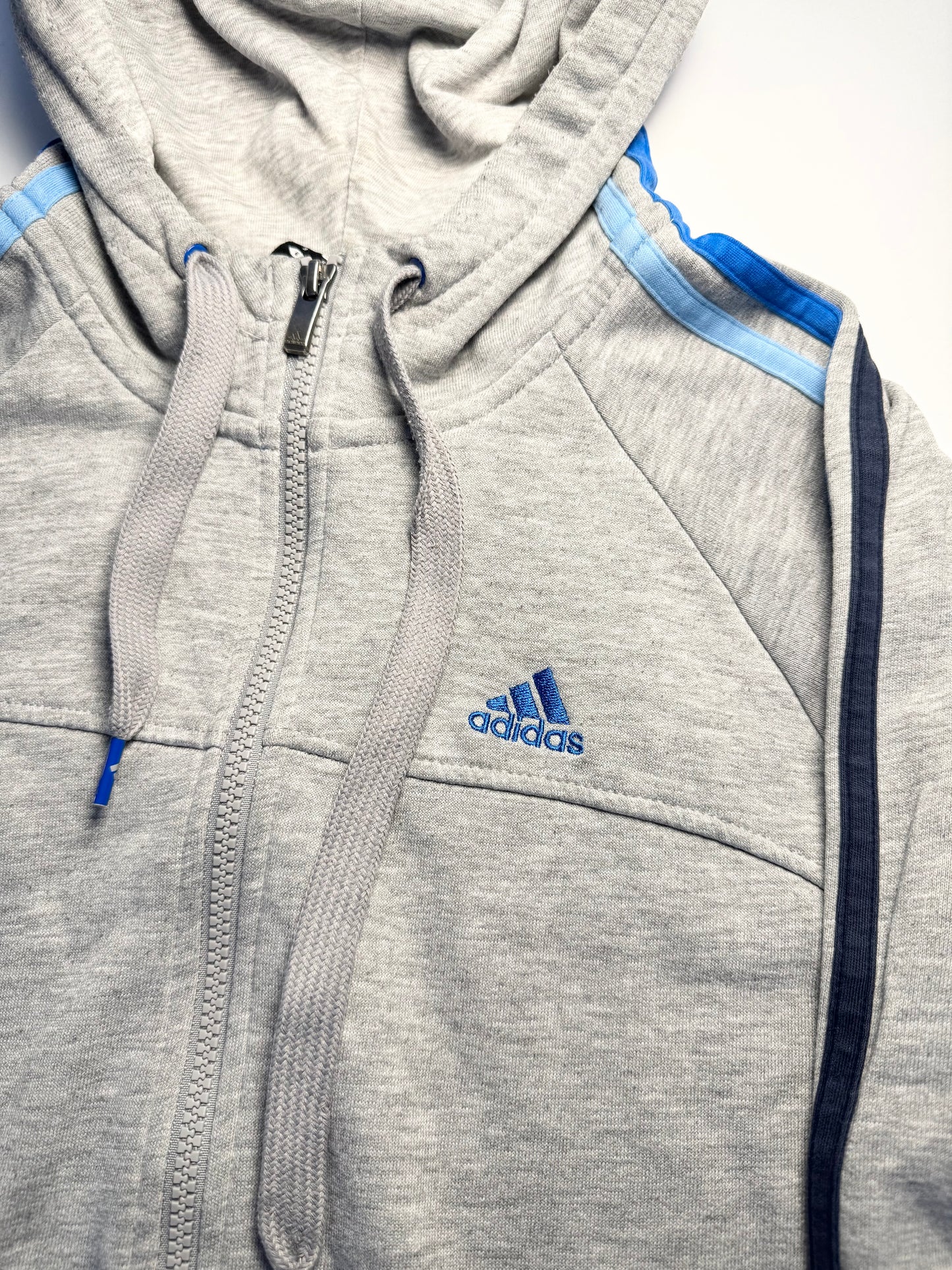 Adidas essentials hoodie (S)
