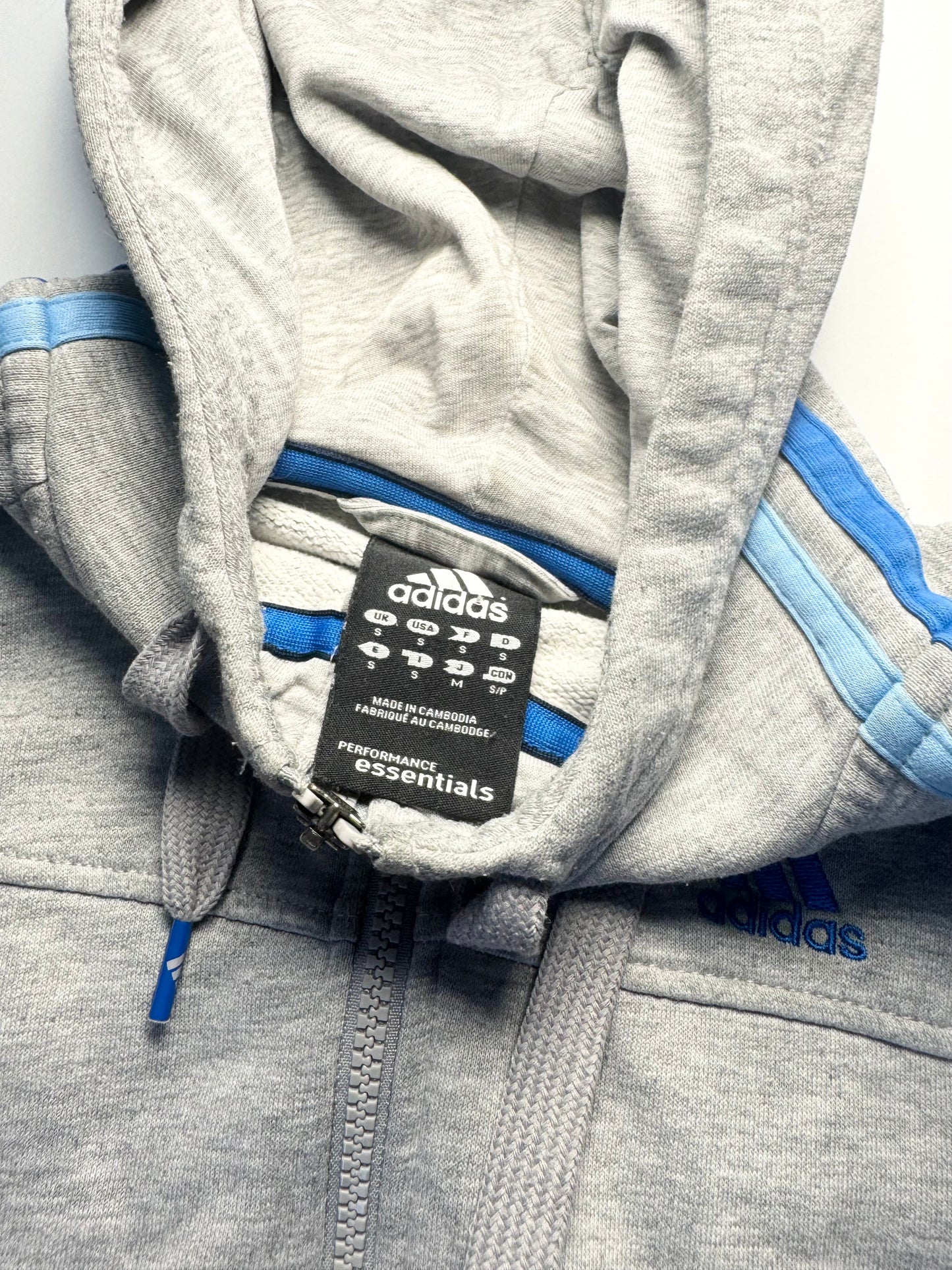 Adidas essentials hoodie (S)